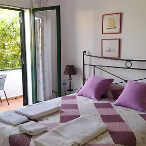 Magnolia, Habitacion Matrimonial Con Bano Uso Privado, En Casa Compartida Séjour chez l'habitant Palafrugell